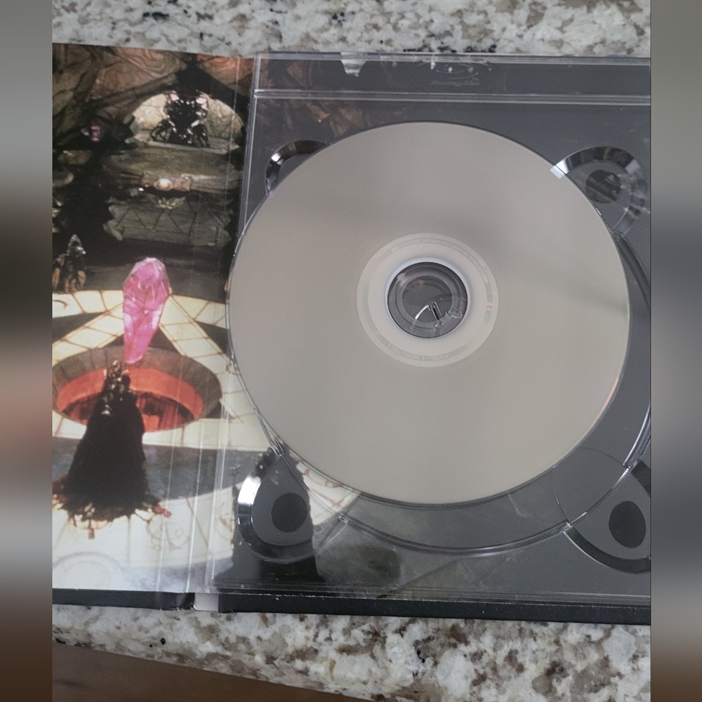 The Dark Crystal Anniversary Edition Book And DVD.  Jim Henson NEW - Picture 4 of 5